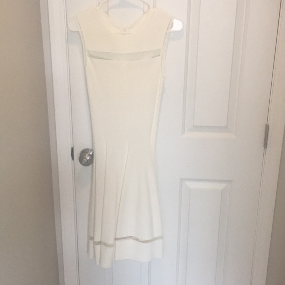 Super pretty white dress. Size 0.